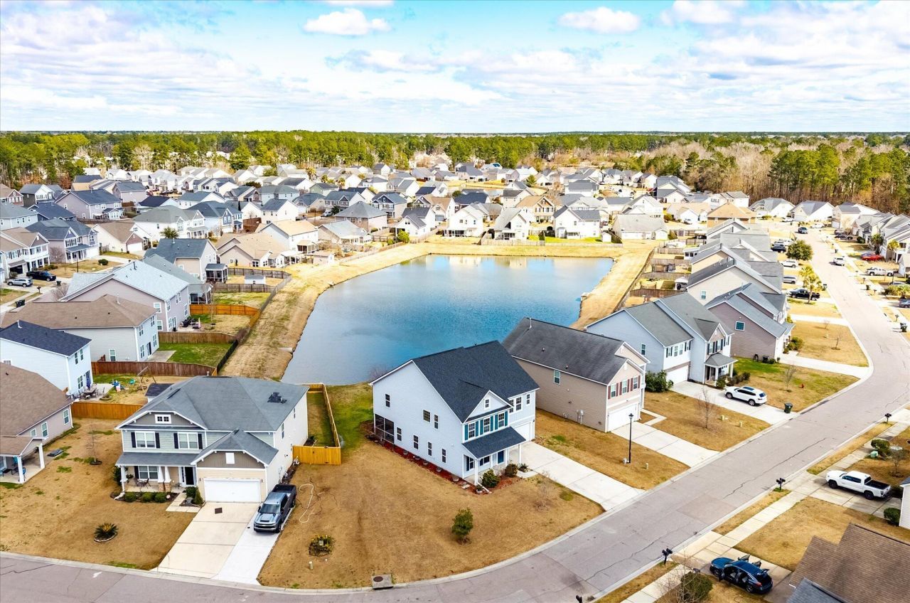 187 Charlesfort Way Photo 41