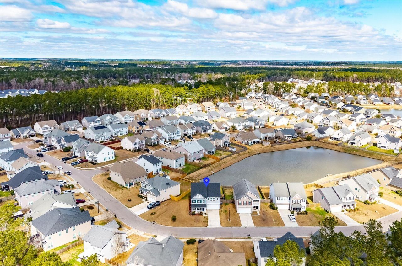 187 Charlesfort Way Photo 42