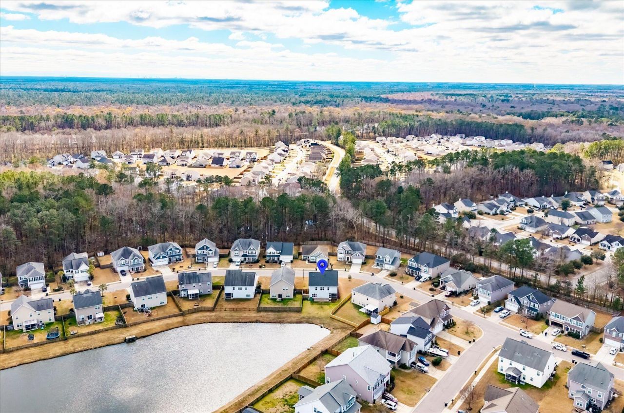 187 Charlesfort Way Photo 43