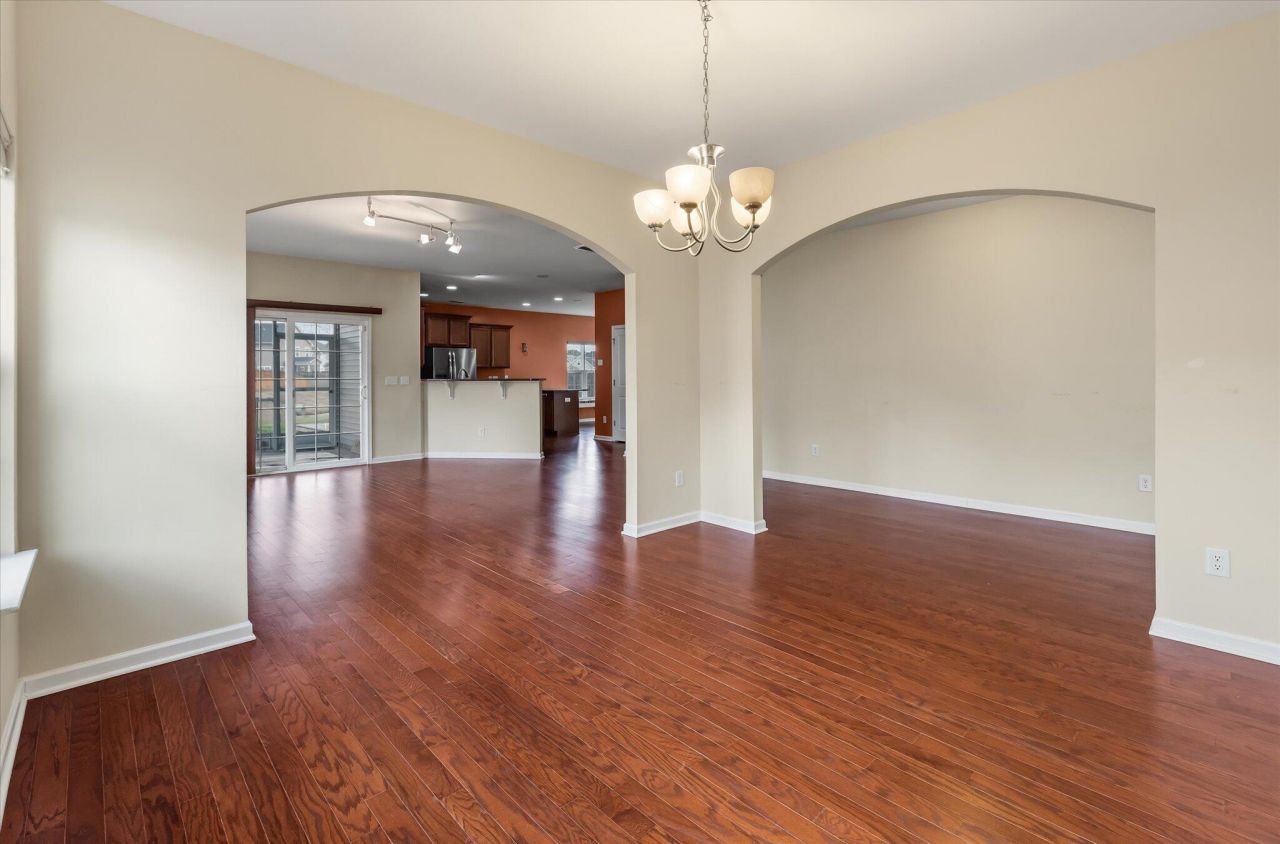 187 Charlesfort Way Photo 5