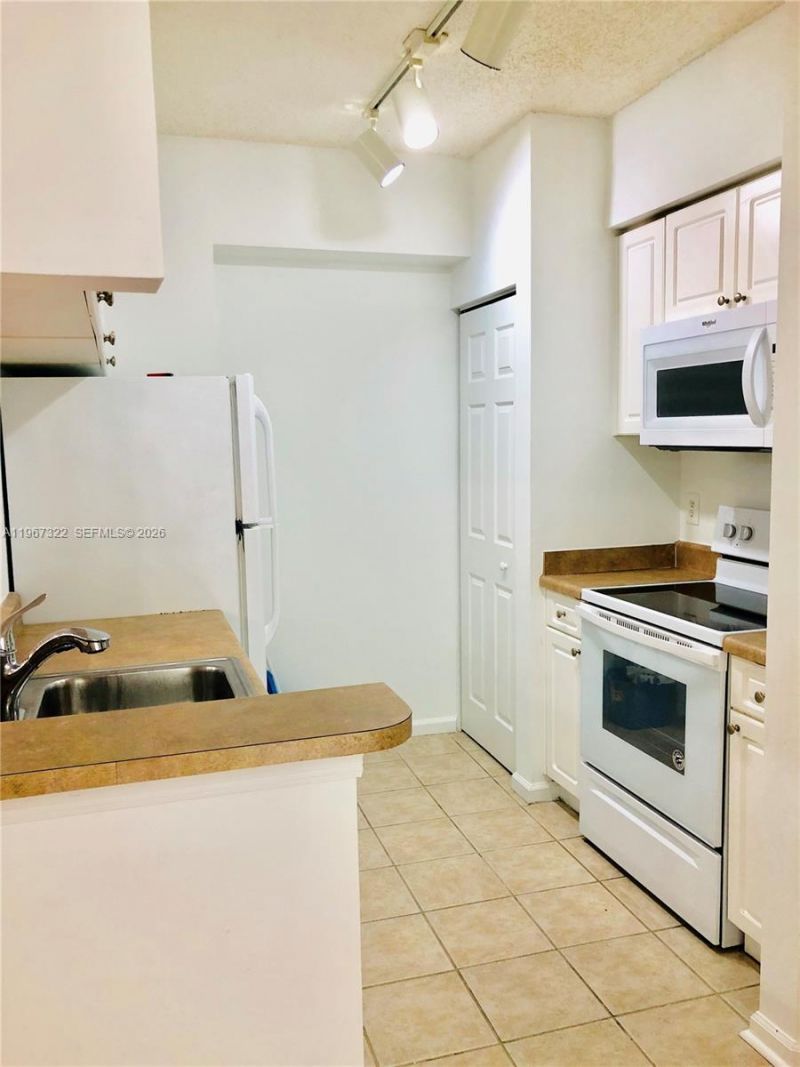 17125 N Bay Rd, Unit 3603, Sunny Isles Beach, FL 33160 Photo