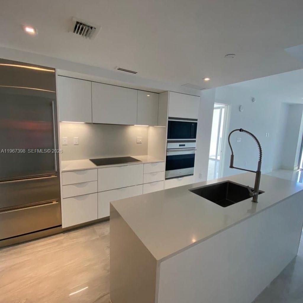 9521 E Bay Harbor Dr , Unit 605, Bay Harbor Islands, FL 33154 Photo