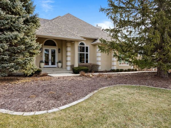 1610 Burr Oaks Drive, West Des Moines, IA 50266