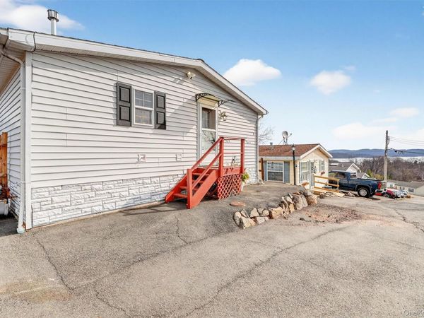 31 Thamsen Drive, Stony Point, NY 10980