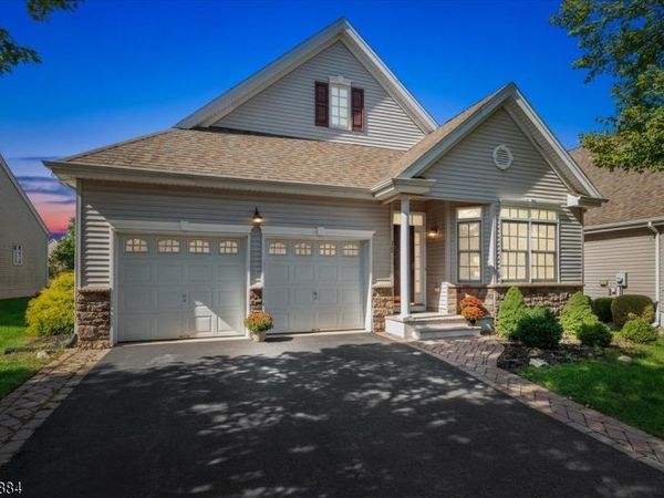 15 Republic Row, Franklin, NJ 08873