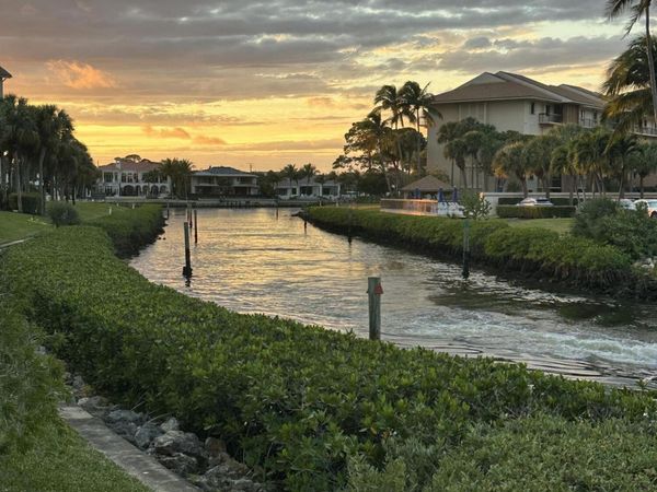 1301 Seafarer Circle, Unit 405, Jupiter, FL 33477