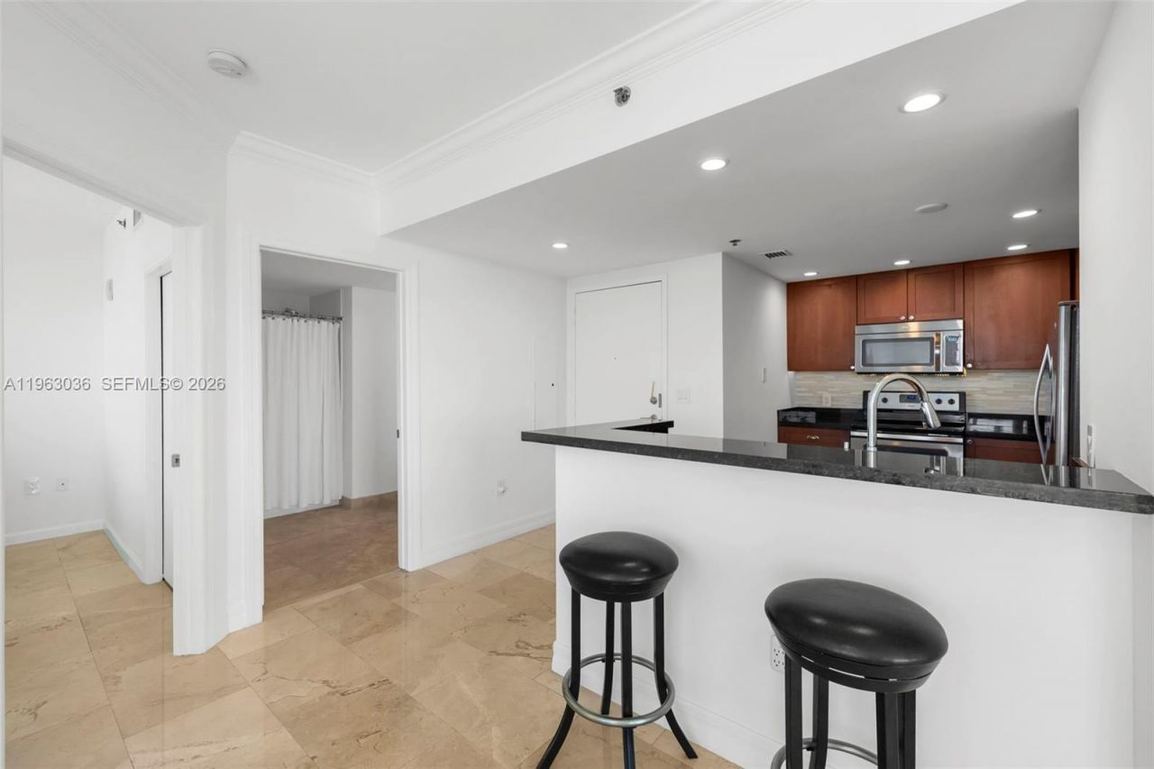 1401 SW 22nd St, Unit 1401, Miami, FL 33145 Photo