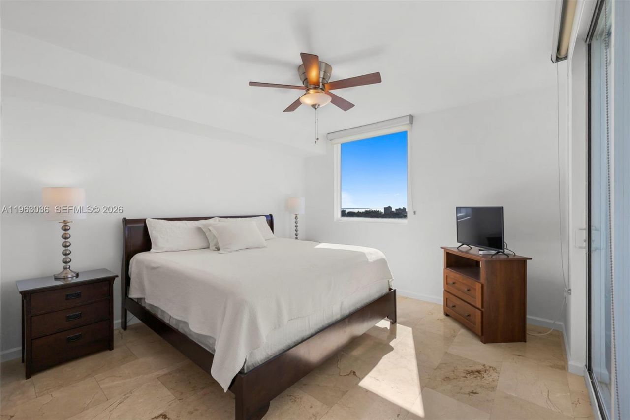 1401 SW 22nd St, Unit 1401, Miami, FL 33145 Photo