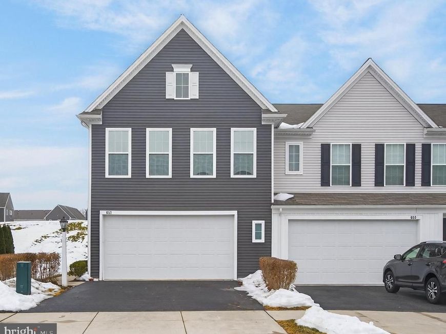 657 Buck Drive, Hummelstown, PA 17036 Main Photo