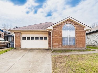 9716 Pinehurst Lane, Dallas, TX 75227