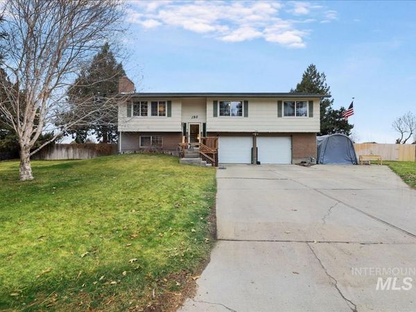 195 NW Carrie Circle, Mountain Home, ID 83647