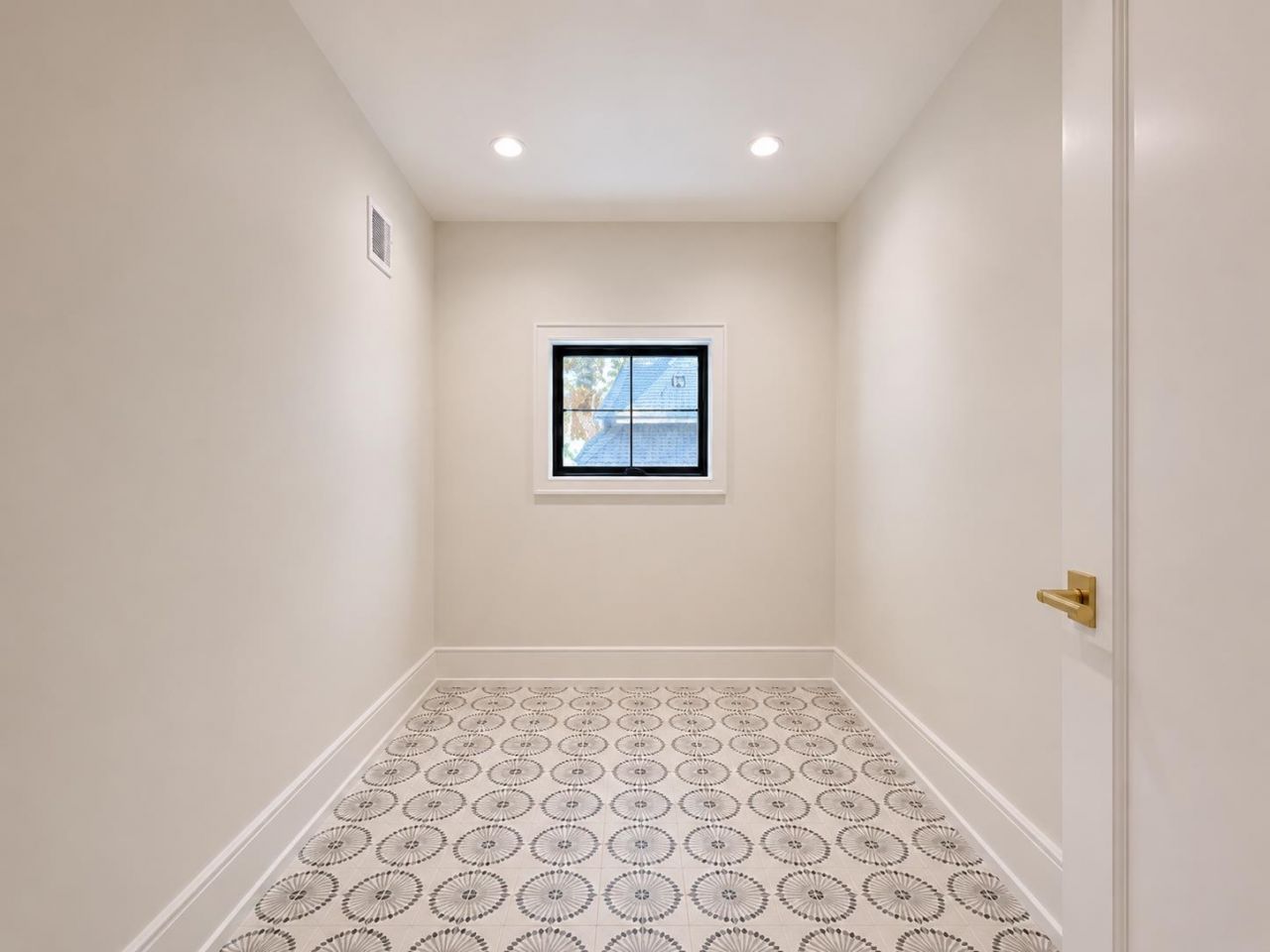9413 Park St. Photo 32