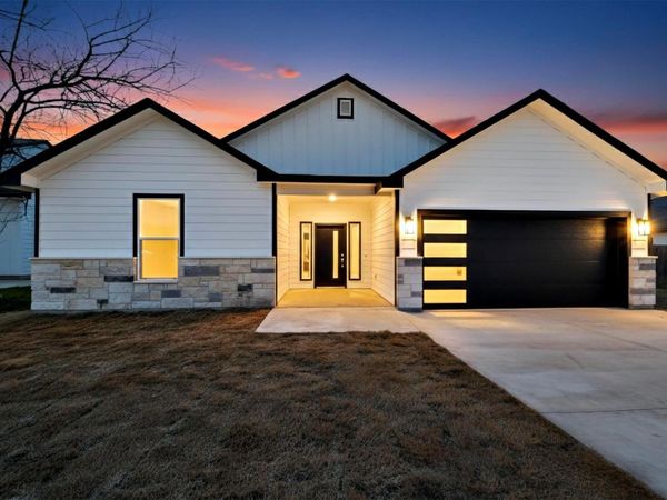 133 Kawainui LN, Bastrop, TX 78602