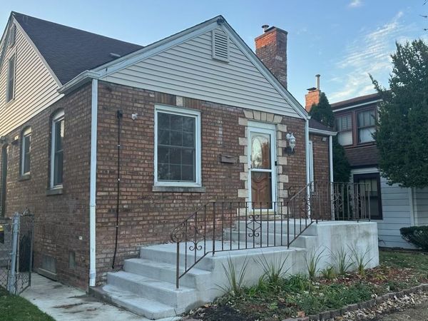 9304 S Utica Avenue, Evergreen Park, IL 60805