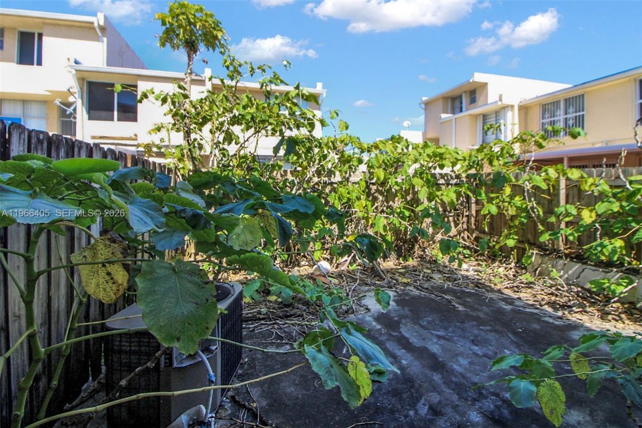 1115 W 38th Ter, Unit 50, Hialeah, FL 33012 Photo