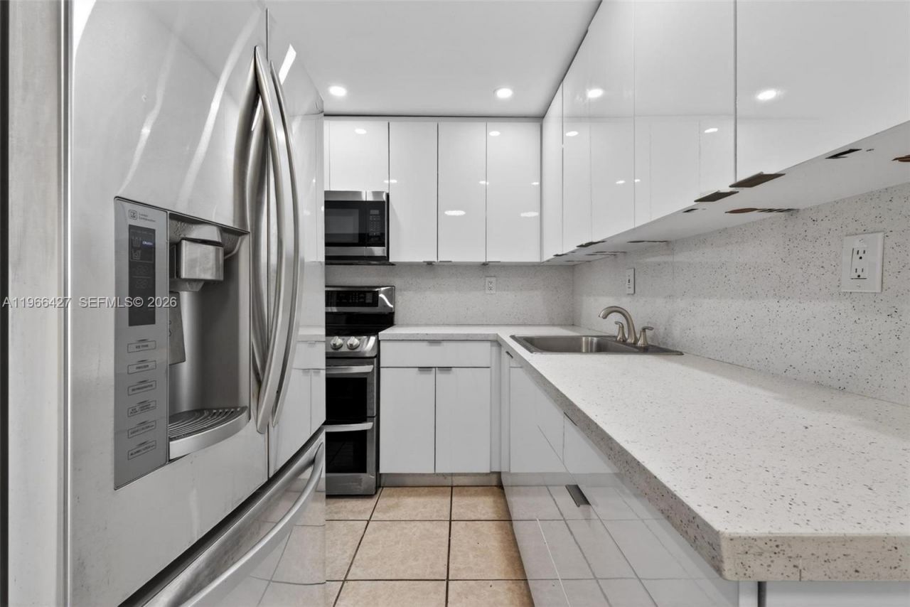 606 W 81st St, Unit 302, Hialeah, FL 33014 Photo