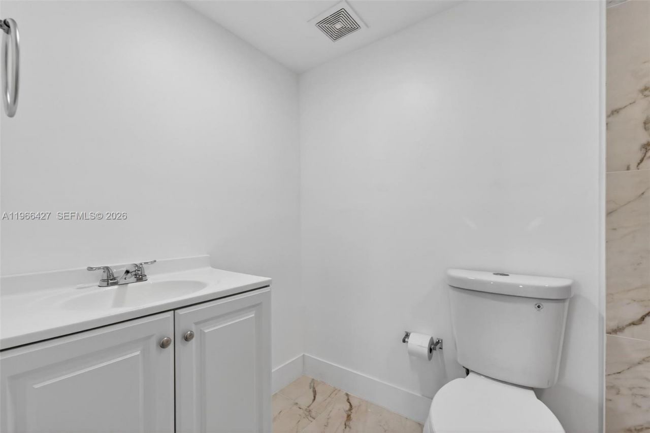 606 W 81st St, Unit 302, Hialeah, FL 33014 Photo