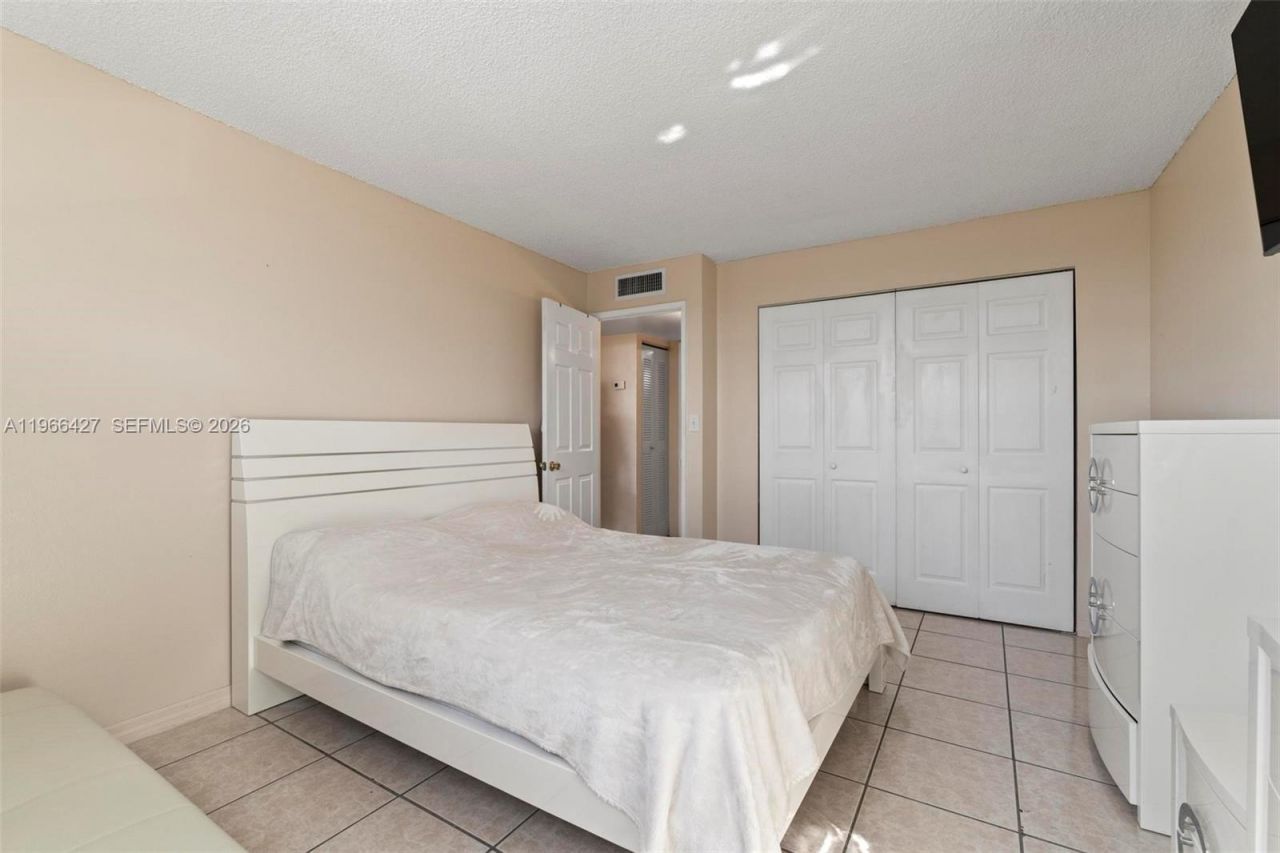 606 W 81st St, Unit 302, Hialeah, FL 33014 Photo