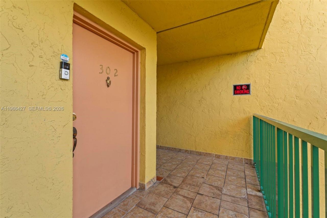 606 W 81st St, Unit 302, Hialeah, FL 33014 Photo