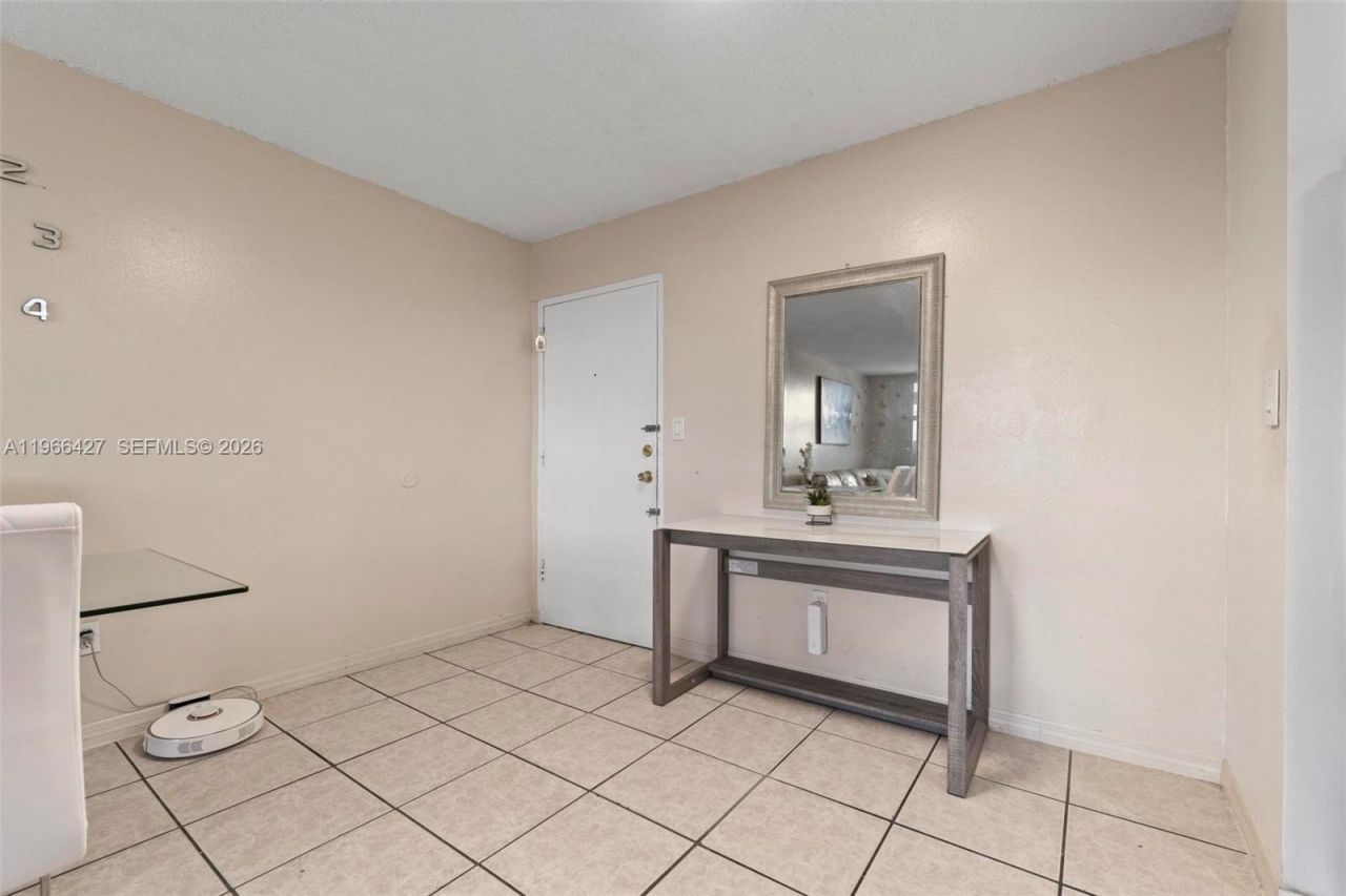 606 W 81st St, Unit 302, Hialeah, FL 33014 Photo