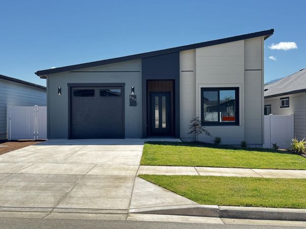 646 Terrazzo Way, Medford, OR 97501