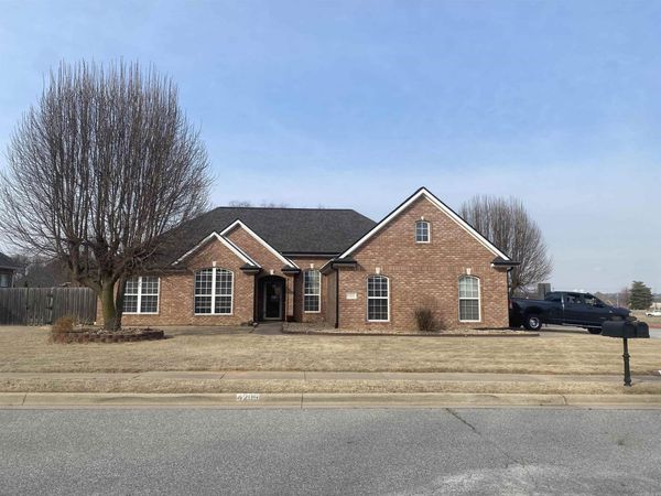4205 W Braymore Drive, Rogers, AR 72758