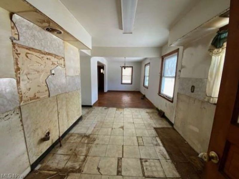 10405 Chillicothe Road, Kirtland, OH 44094 Photo 3