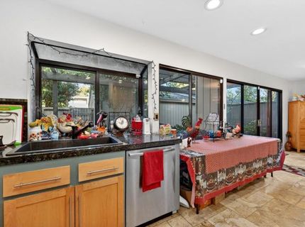 1055 Commons Dr, Sacramento, CA 95825 Photo