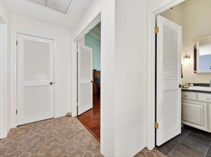 1055 Commons Dr, Sacramento, CA 95825 Photo