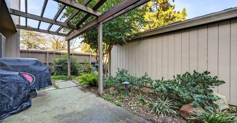 1055 Commons Dr, Sacramento, CA 95825 Photo