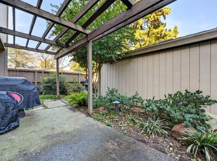 1055 Commons Dr, Sacramento, CA 95825 Photo