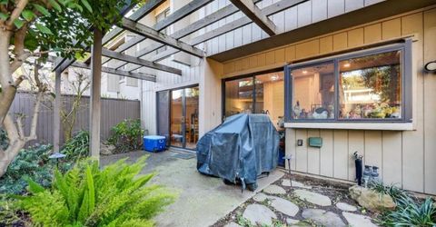 1055 Commons Dr, Sacramento, CA 95825 Photo