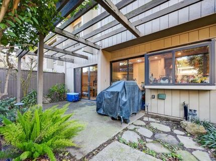 1055 Commons Dr, Sacramento, CA 95825 Photo