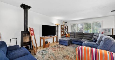 1055 Commons Dr, Sacramento, CA 95825 Photo