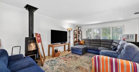 1055 Commons Dr, Sacramento, CA 95825 Photo
