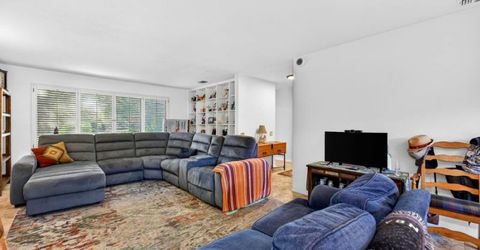 1055 Commons Dr, Sacramento, CA 95825 Photo