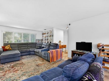 1055 Commons Dr, Sacramento, CA 95825 Photo