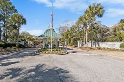 1440 Headquarters Plantation Drive photo 4