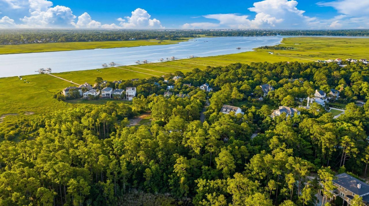 1440 Headquarters Plantation Drive Photo 8