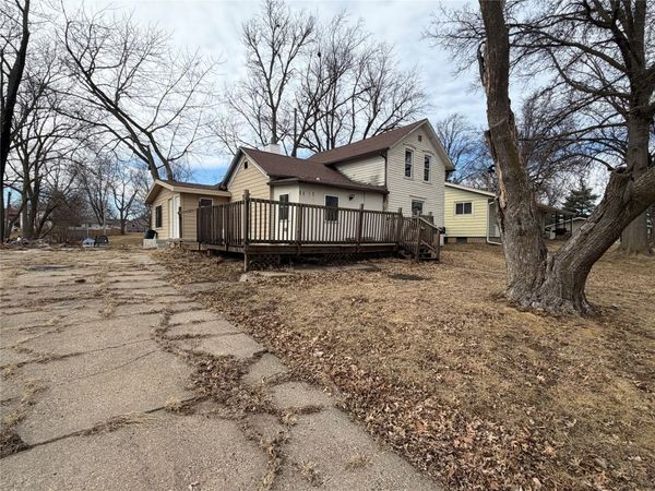 1102 N Division Street, Creston, IA 50801