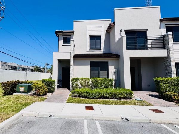 21463 NE 3rd Path , Miami, FL 33179