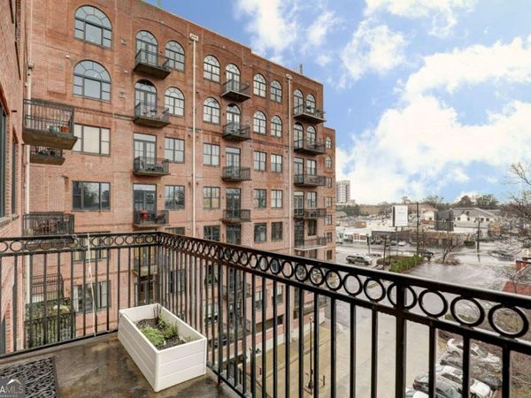 3235 Roswell Road, Unit 703, Atlanta, GA 30305