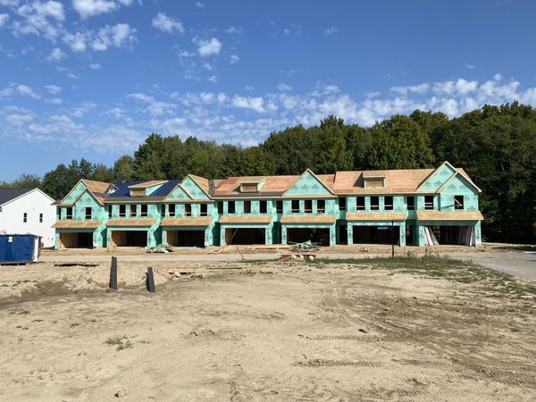 4870 Hidden River Avenue SW, Unit 59, Wyoming, MI 49418