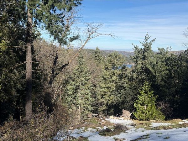 24989 Highland, Crestline, CA 92325