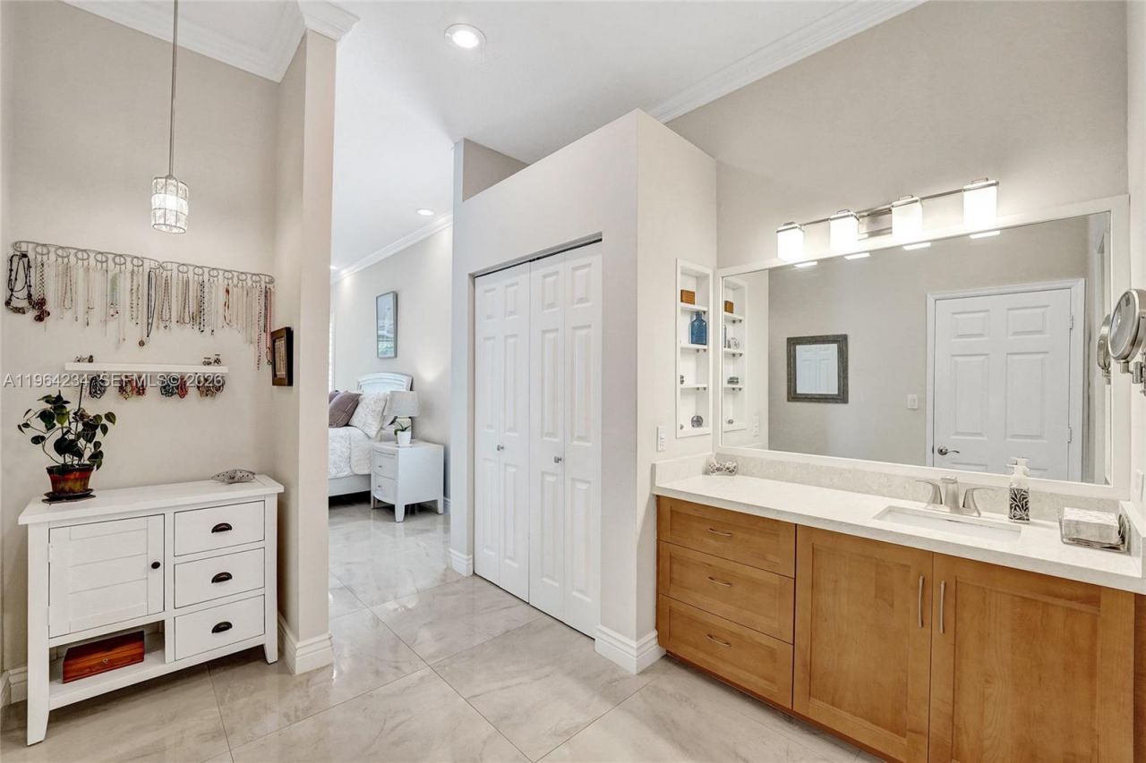 6686 SW 166th Dr, Pembroke Pines, FL 33331 Photo