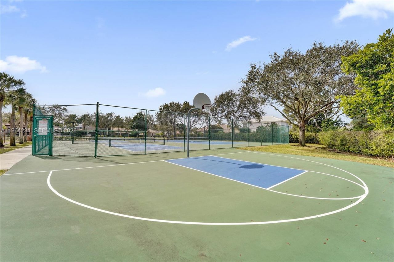 6686 SW 166th Dr, Pembroke Pines, FL 33331 Photo