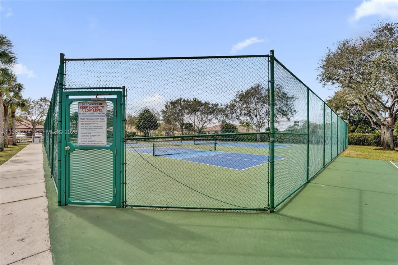 6686 SW 166th Dr, Pembroke Pines, FL 33331 Photo