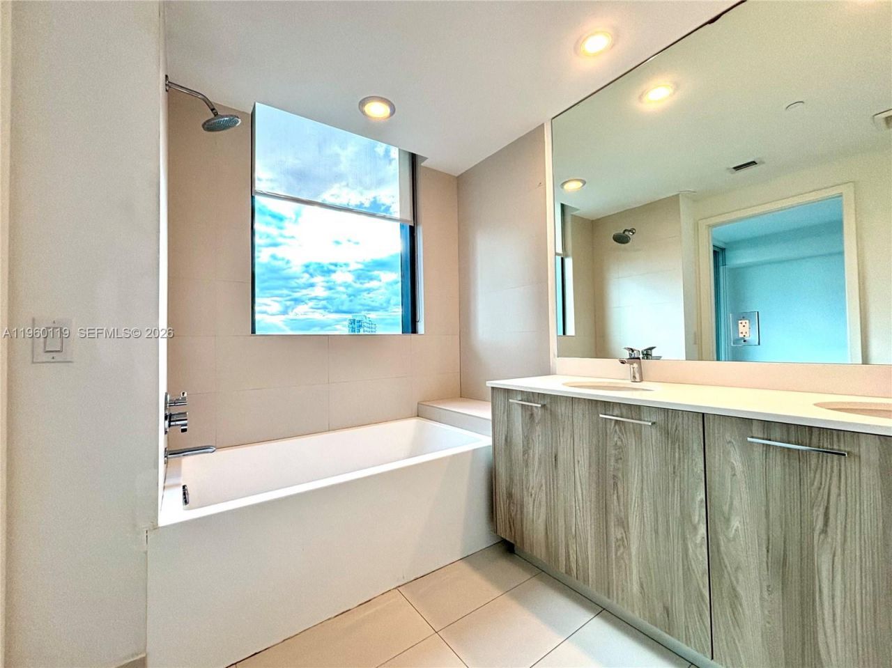 501 NE 31st St, Unit 2208, Miami, FL 33137 Photo