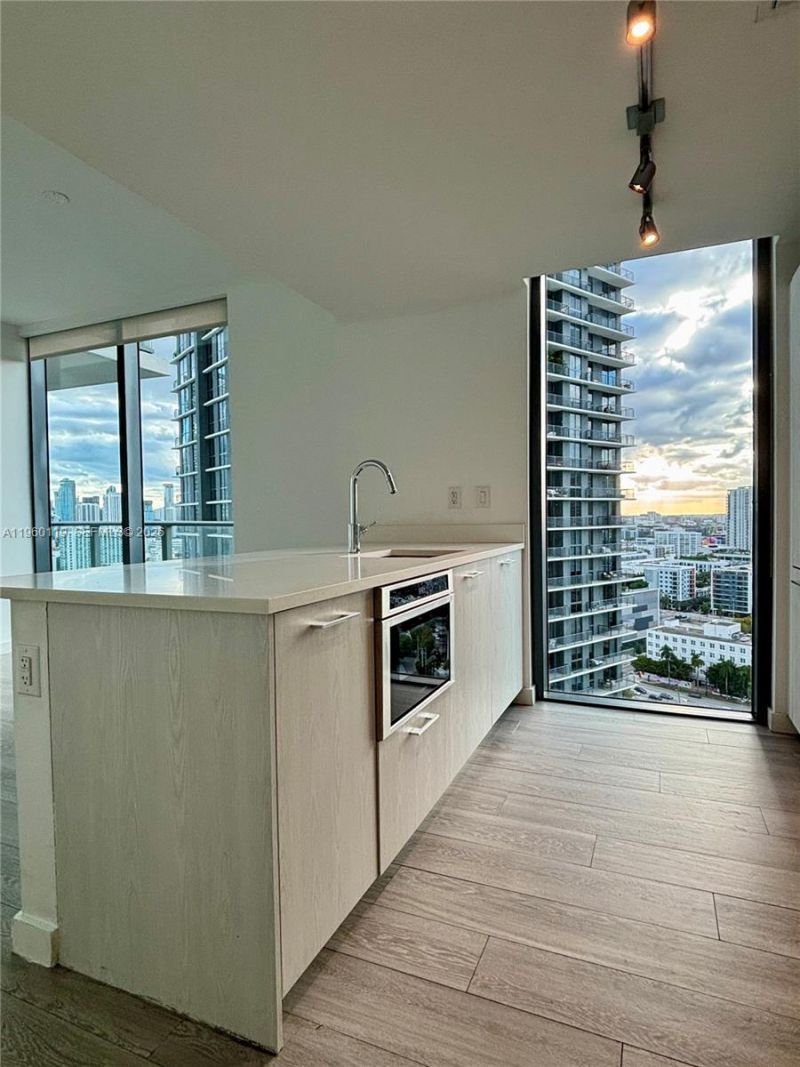 501 NE 31st St, Unit 2208, Miami, FL 33137 Photo