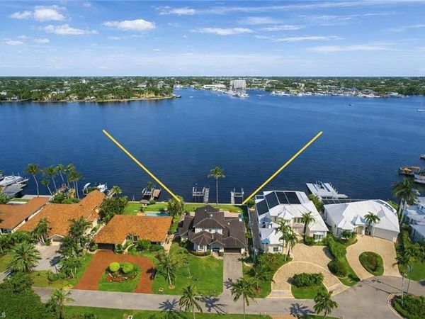 1535 Dolphin LN , NAPLES, FL 34102